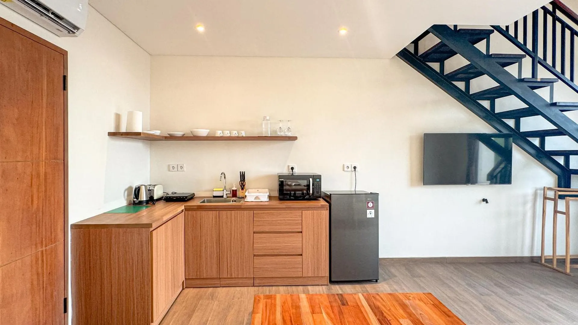 Olala Loft Seminyak Apartment 0*, Seminyak (Bali)